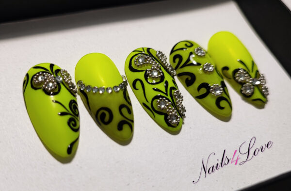 Jolie papillon strass semi jaune fluo.